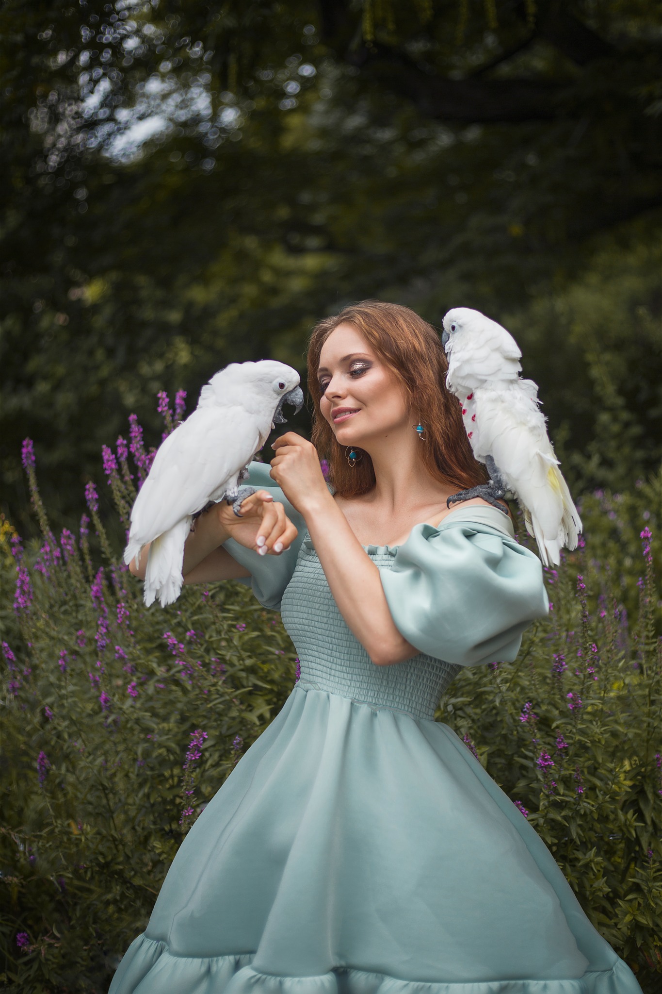 kakadu a princezna v zahrade